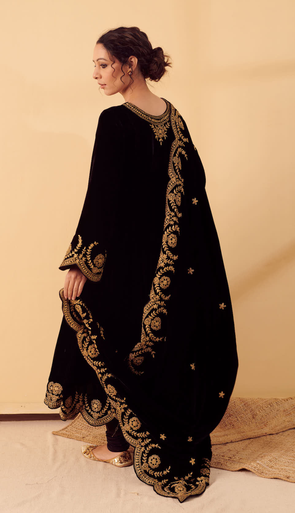 Naveli Black Zari Embroidered Anarkali Set