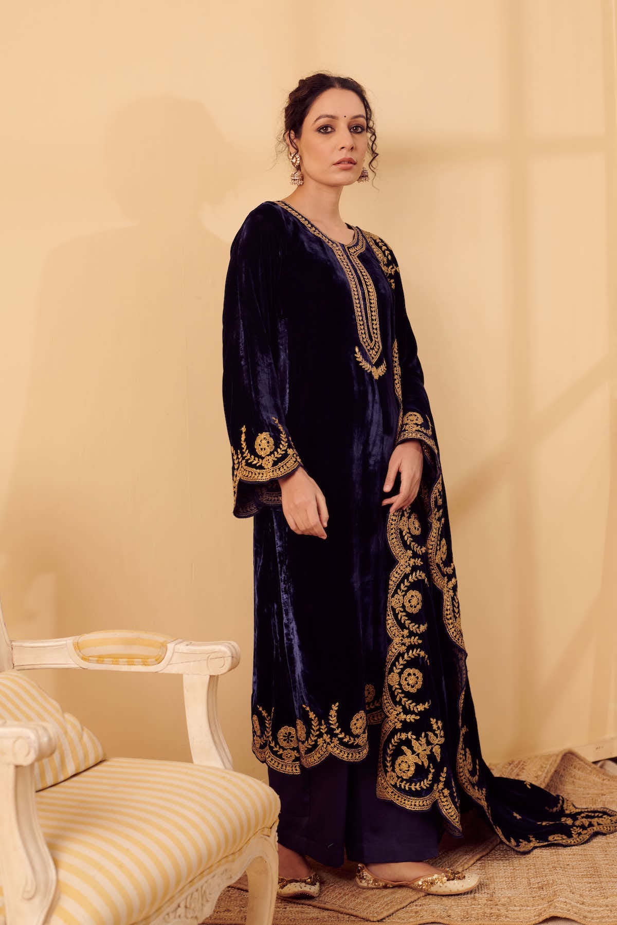 Naveli Navy Blue Zari Embroidered Kurta set