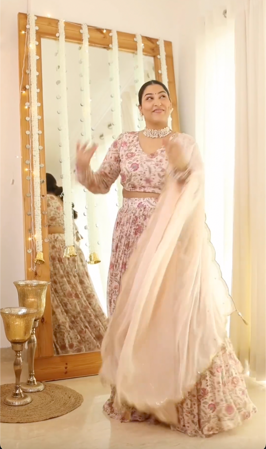 Sakshi In Raag Daisy White Floral print Lehenga with Floral print Blouse and Dupatta - Set of 3