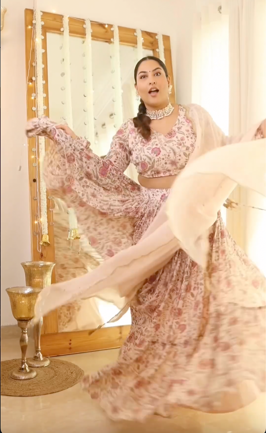 Sakshi In Raag Daisy White Floral print Lehenga with Floral print Blouse and Dupatta - Set of 3